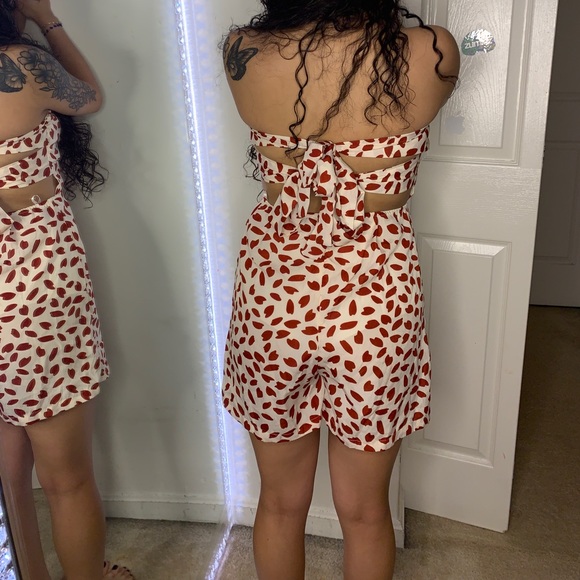 Unique Romper - Picture 2 of 8